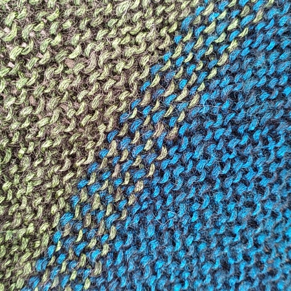 Twisted Peacock Cowl Scarf - Picture 4 of 6